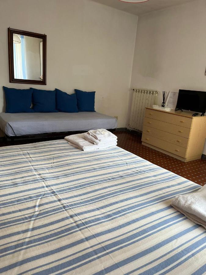 Casa Violetta Bed & Breakfast Marina di Massa Exterior foto