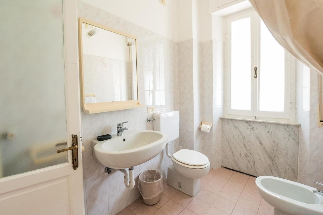 Casa Violetta Bed & Breakfast Marina di Massa Exterior foto