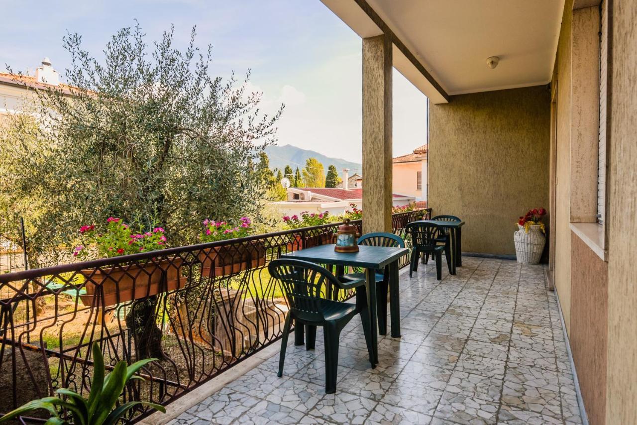 Casa Violetta Bed & Breakfast Marina di Massa Exterior foto