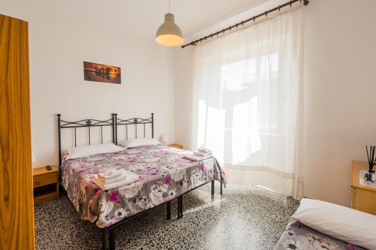 Casa Violetta Bed & Breakfast Marina di Massa Exterior foto