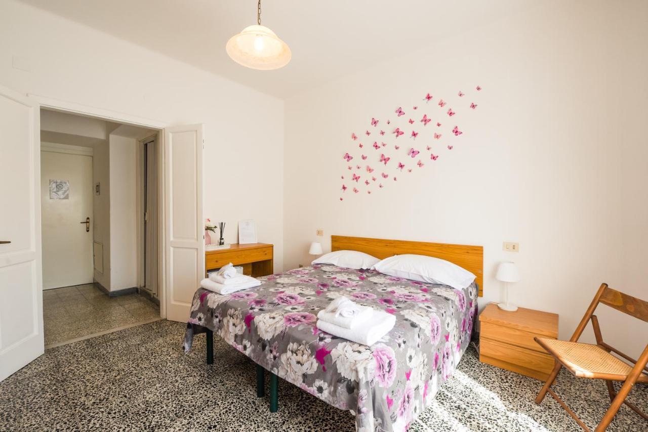 Casa Violetta Bed & Breakfast Marina di Massa Exterior foto