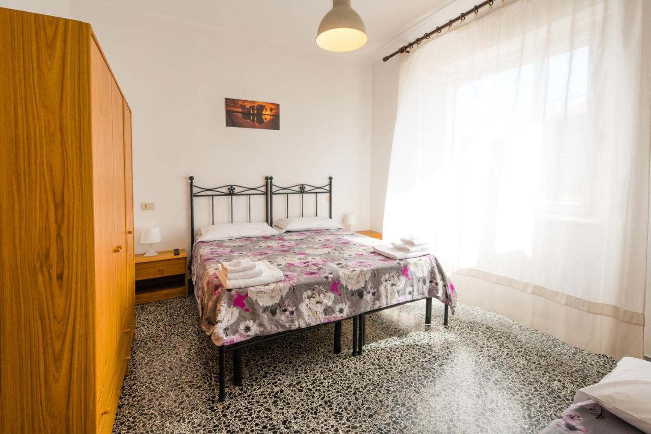 Casa Violetta Bed & Breakfast Marina di Massa Exterior foto