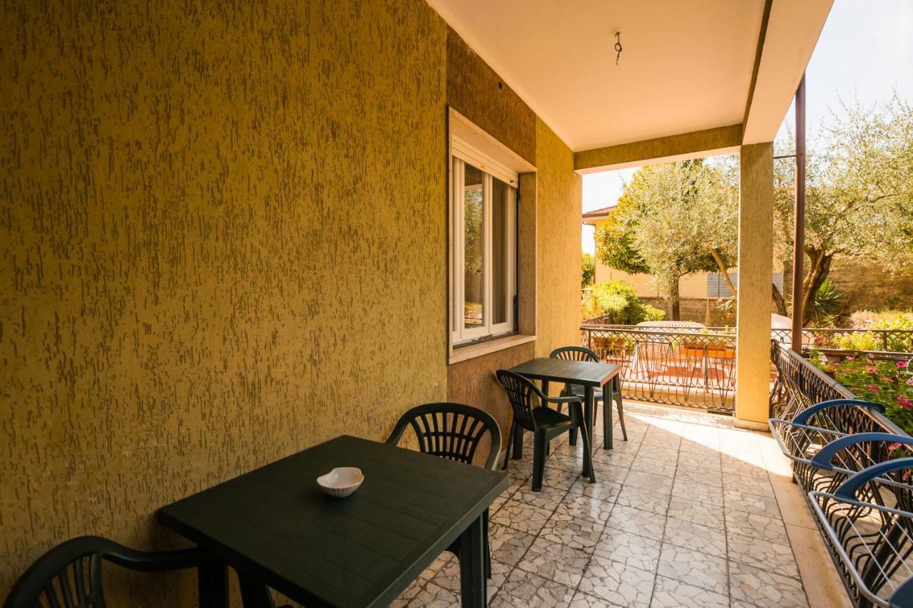 Casa Violetta Bed & Breakfast Marina di Massa Exterior foto